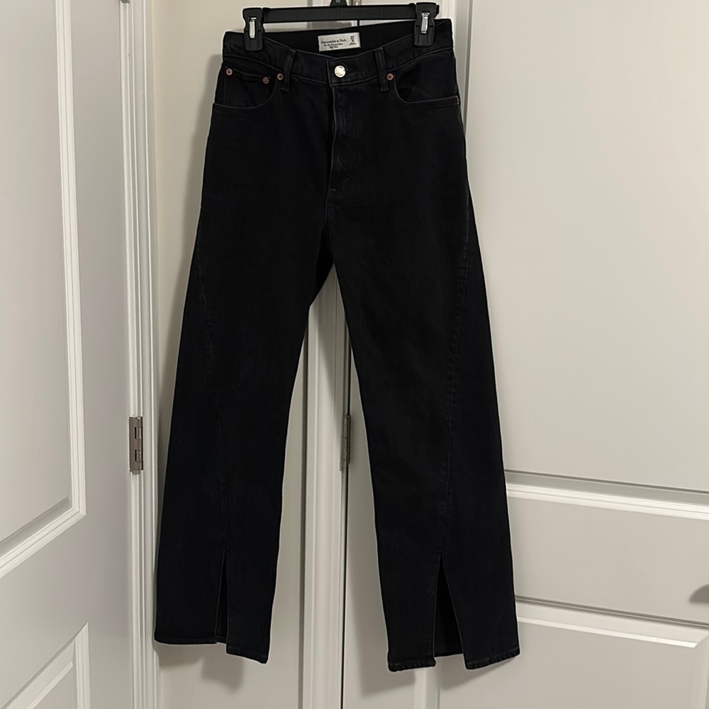 Abercrombie 90s relaxed jean high rise with cuts at the ankle